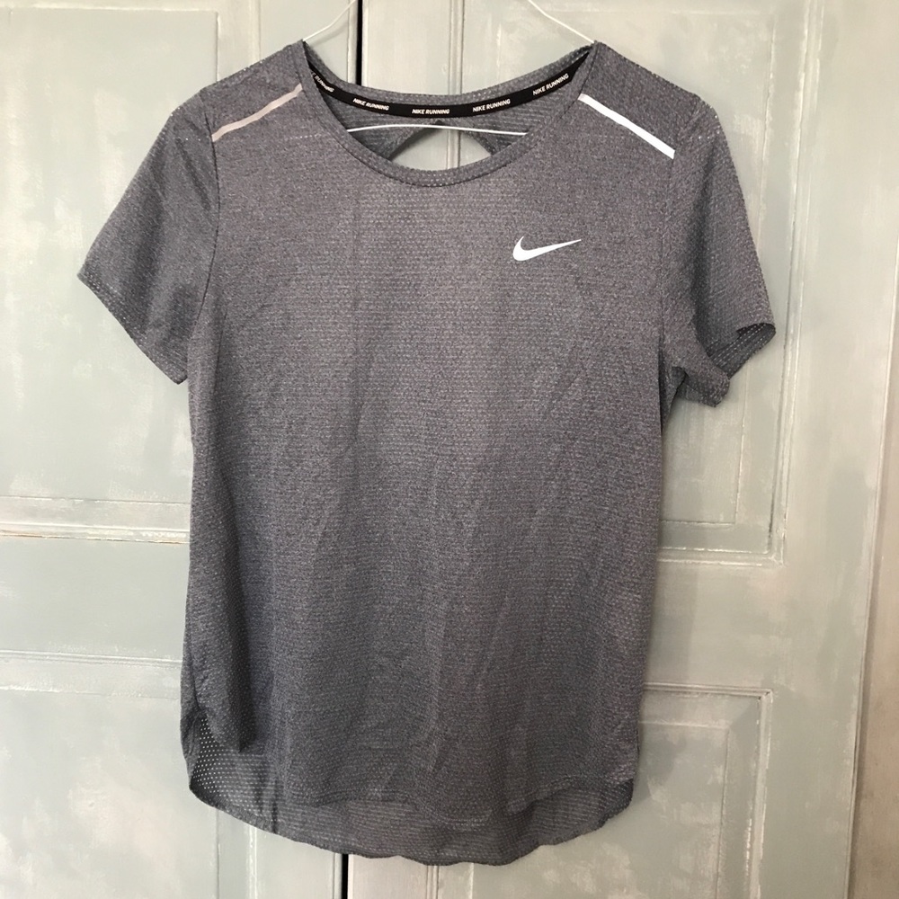 NIKE workout 🏋️‍♀️ top in size Medium (M) colour: blue ish/grey
